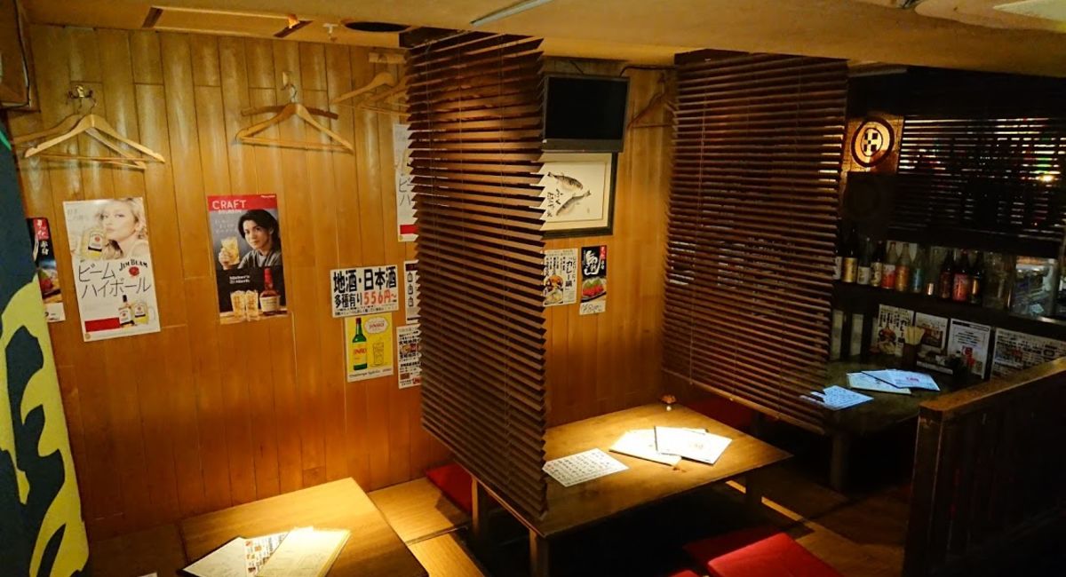 池袋駅西口の地鶏と鍋と日本酒の美味しいおすすめ居酒屋じどりーにょのちょいリホーム！ブラインドカーテンを取り付けてみた！！
