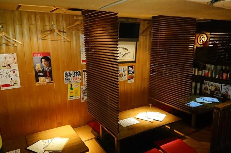 池袋駅西口の地鶏と鍋と日本酒の美味しいおすすめ居酒屋じどりーにょのちょいリホーム！ブラインドカーテンを取り付けてみた！！