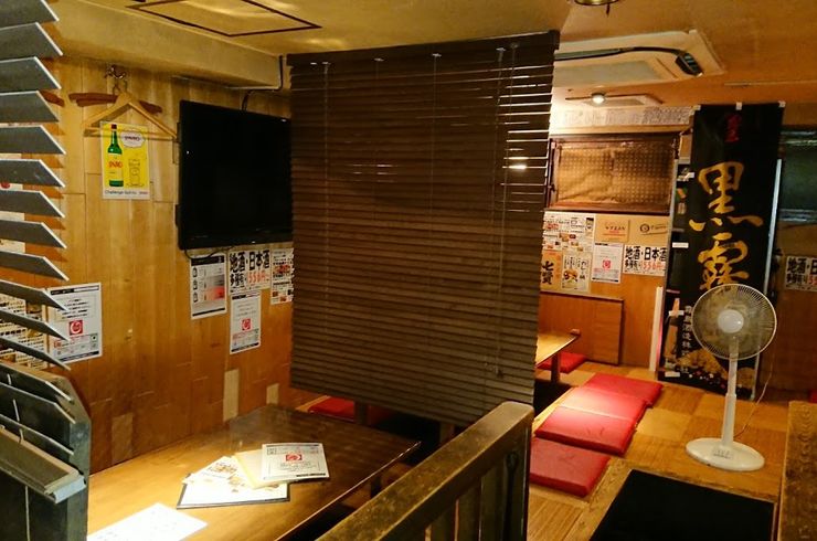 池袋駅西口の地鶏と鍋と日本酒の美味しいおすすめ居酒屋じどりーにょのちょいリホーム！ブラインドカーテンを取り付けてみた！！