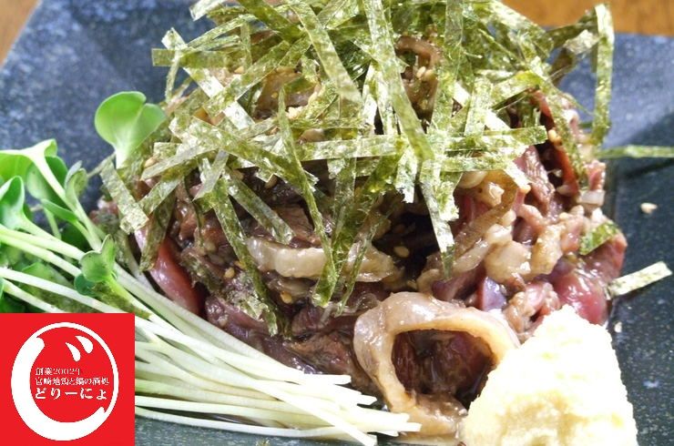 池袋駅西口の地鶏と鍋と日本酒のおすすめ美味しい居酒屋じどりーにょの地鶏タタキ